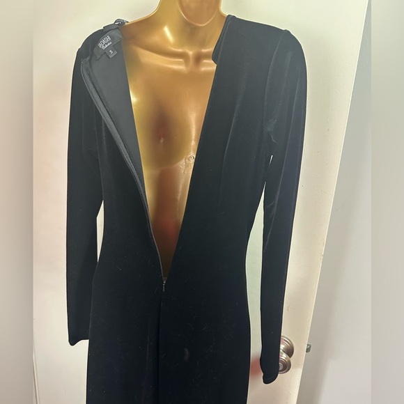 Tadashi Shoji Black Velvet LongSleeve Sparkly Jewel Pendant Side MaxiDress NWT S - Picture 6 of 16